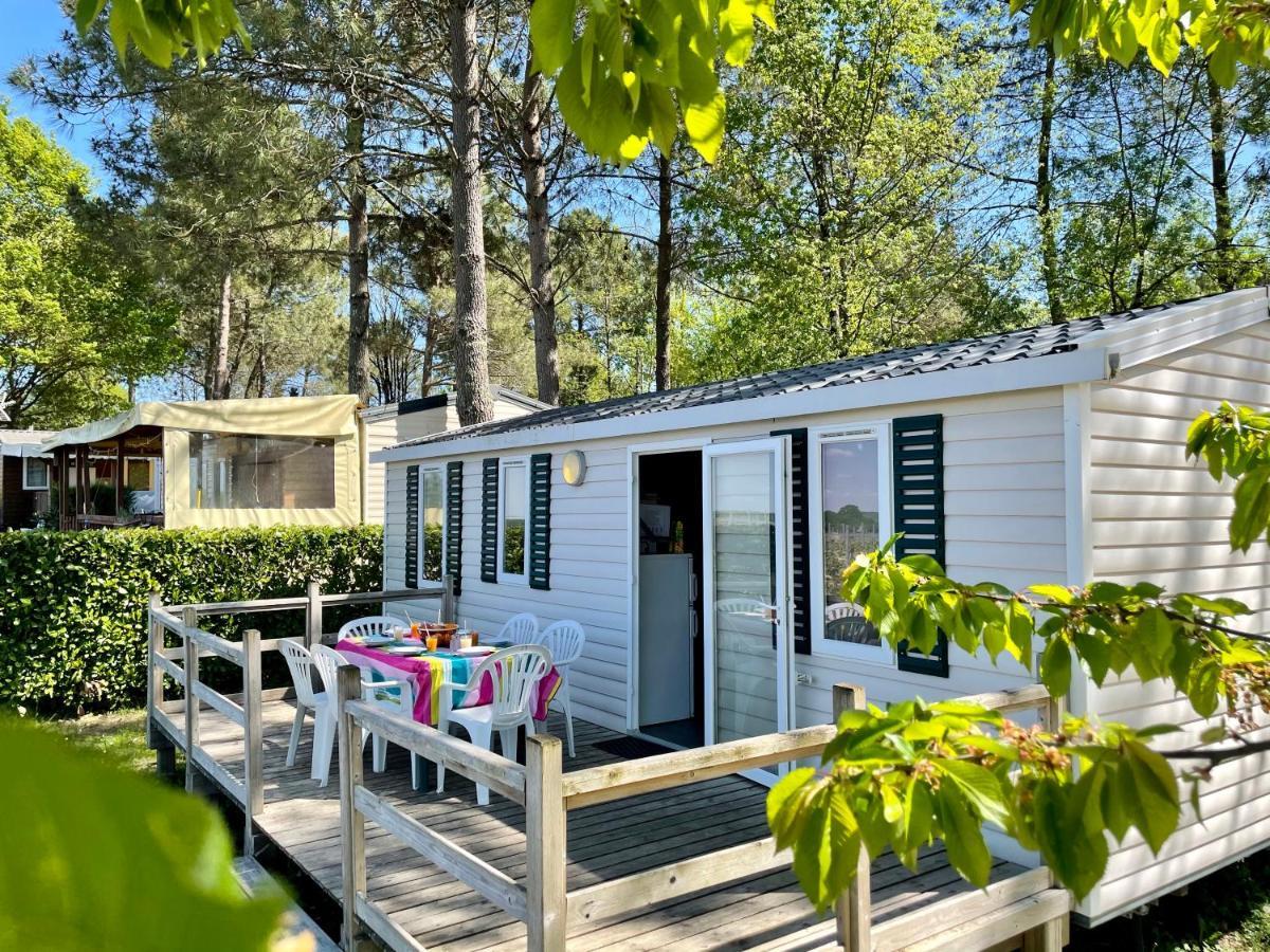 Camping Le Pressoir Petit-Palais-et-Cornemps מראה חיצוני תמונה