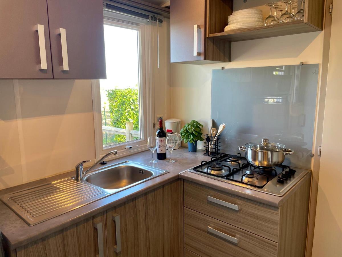 Camping Le Pressoir Petit-Palais-et-Cornemps מראה חיצוני תמונה