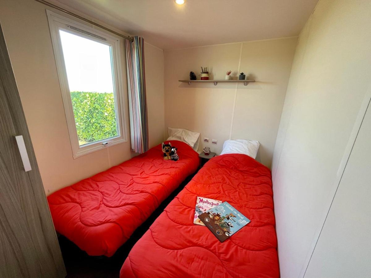 Camping Le Pressoir Petit-Palais-et-Cornemps מראה חיצוני תמונה