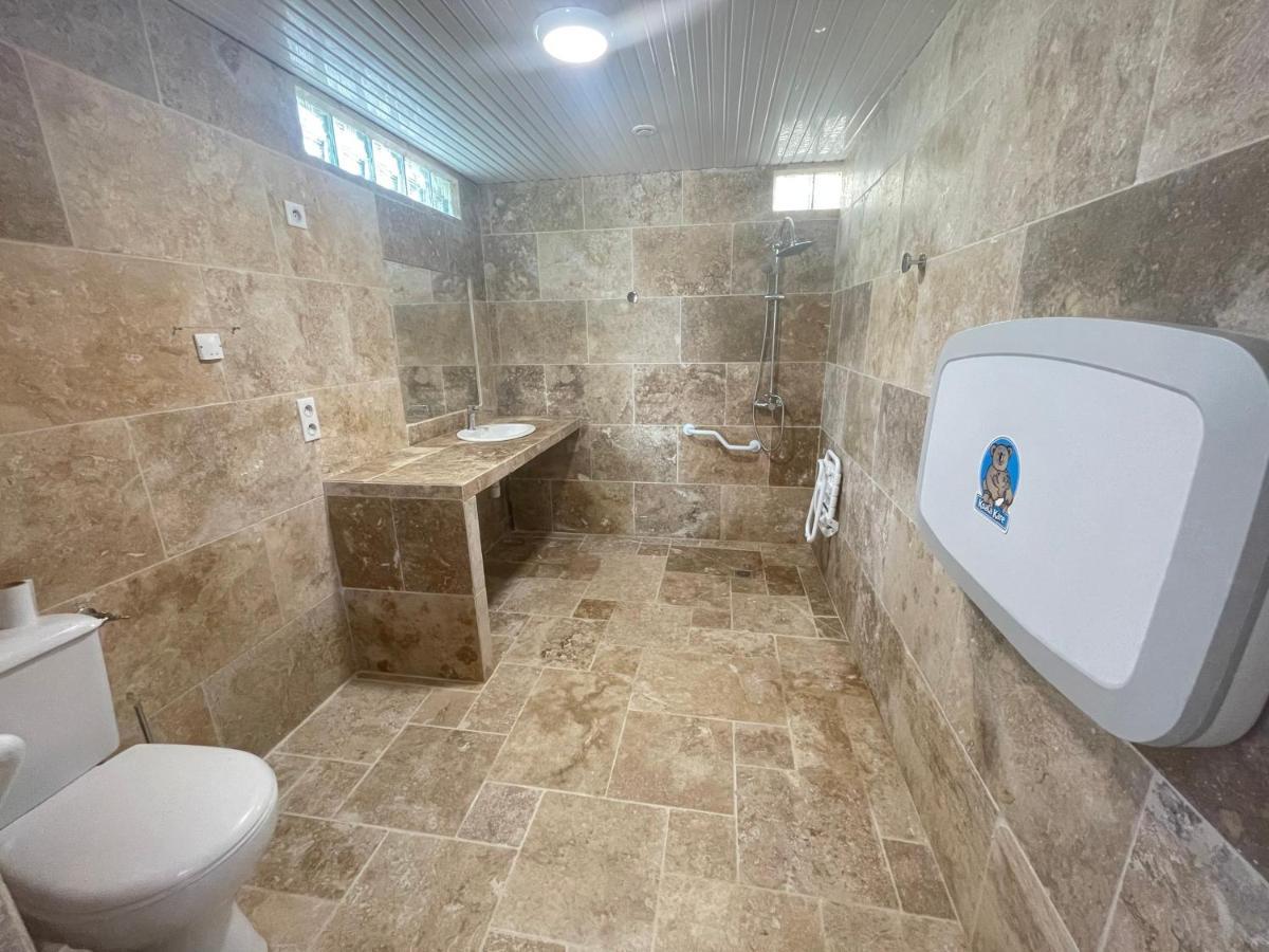 Camping Le Pressoir Petit-Palais-et-Cornemps מראה חיצוני תמונה