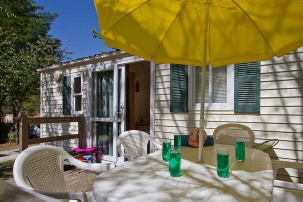 Camping Le Pressoir Petit-Palais-et-Cornemps מראה חיצוני תמונה