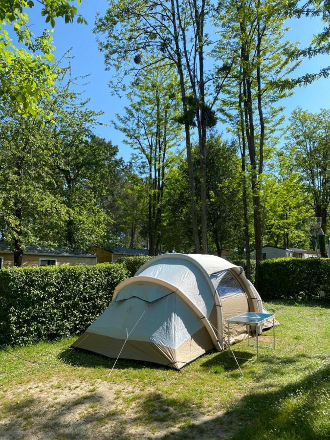 Camping Le Pressoir Petit-Palais-et-Cornemps מראה חיצוני תמונה